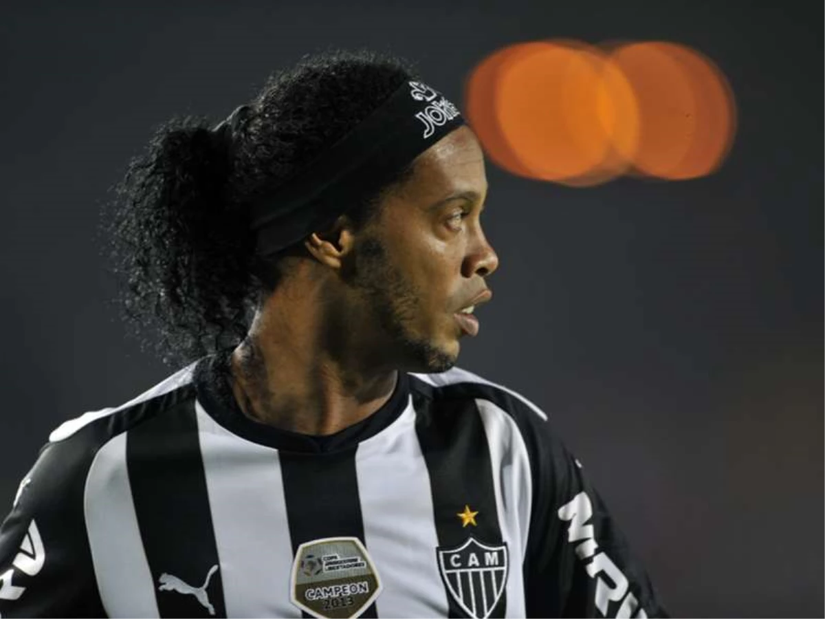 Ronaldinho Meksika\'da Golle Tanıştı