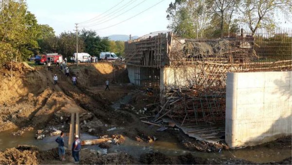 Biga\'da Yapımı Süren Köprü Çöktü: 1 İşçi Yaralı