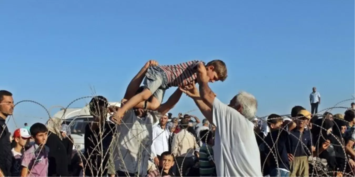 Bm: Türkiye\'ye, Suriye\'den İki Günde 100 Bini Aşkın Mülteci Geldi