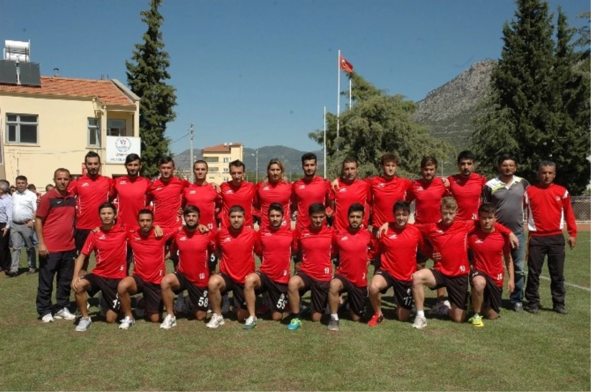 Bucak Belediye Oğuzhanspor Törenle Sezonu Açtı