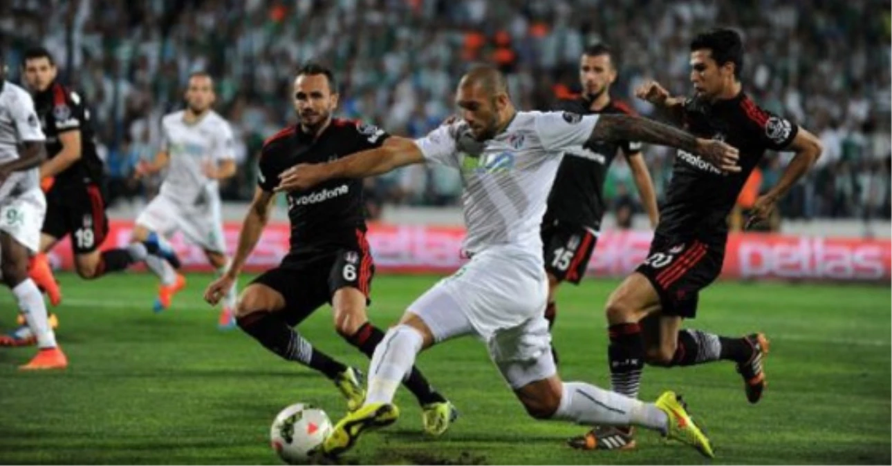 Bursaspor-Beşiktaş Maçında 2 Bin Emniyet Mensubu Görev Yaptı