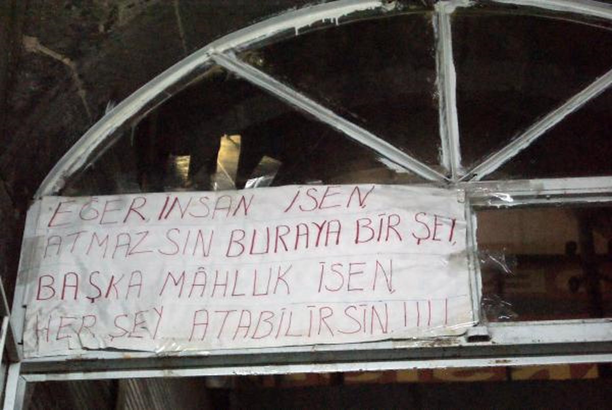 Kayseri Tarihi Çarşı Esnafının Tepkisi: Başka Mahluk İsen Çöp Atabilirsin