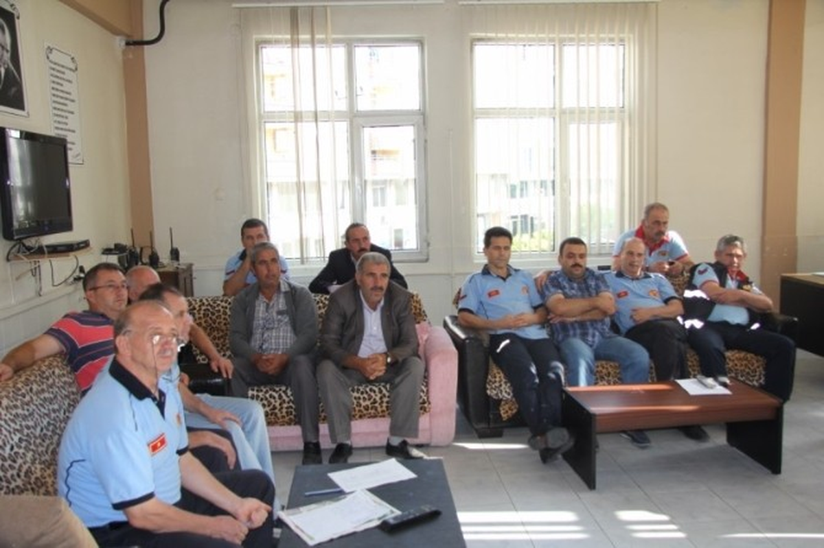 Kırklareli Belediyesi İtfaiye Personeline İlk Yardım Eğitimi Veriliyor