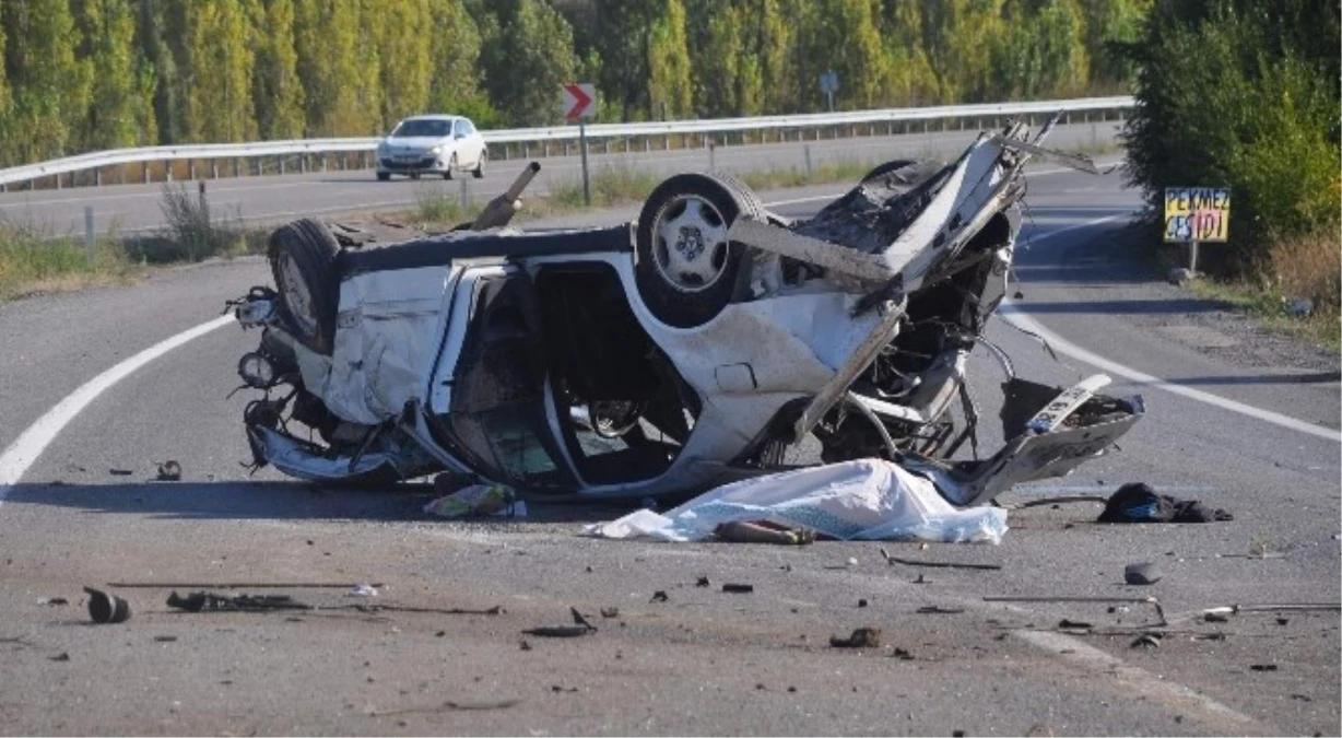 Konya\'da Otomobil Takla Attı: 2 Ölü