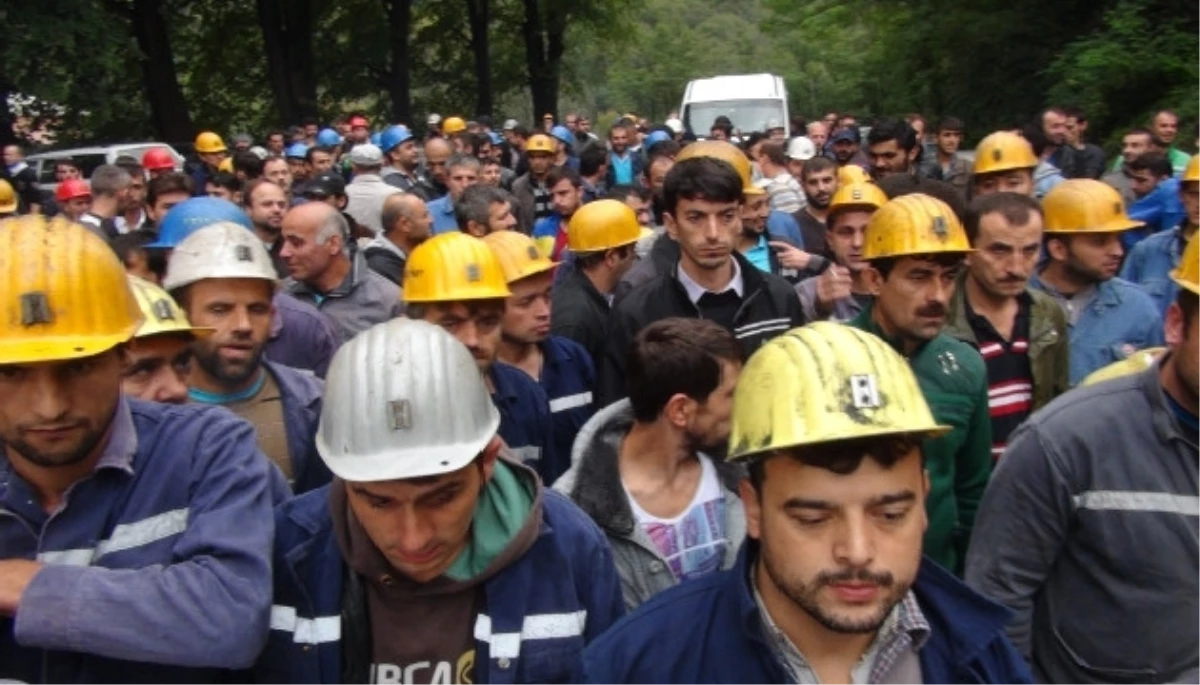 Maden İşçileri Yürüyüşe Geçti