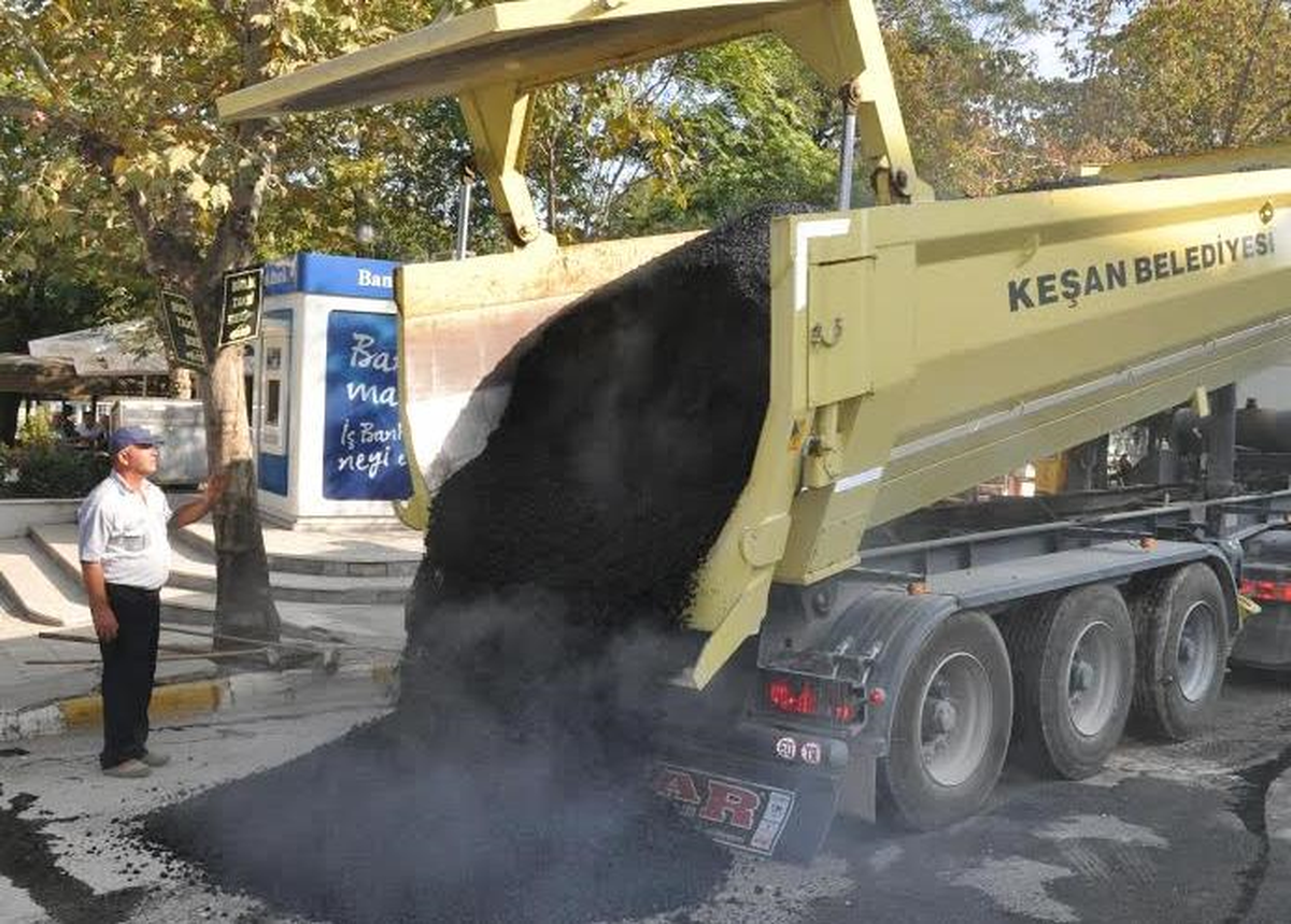 Asfalt Çalışmaları Devam Ediyor