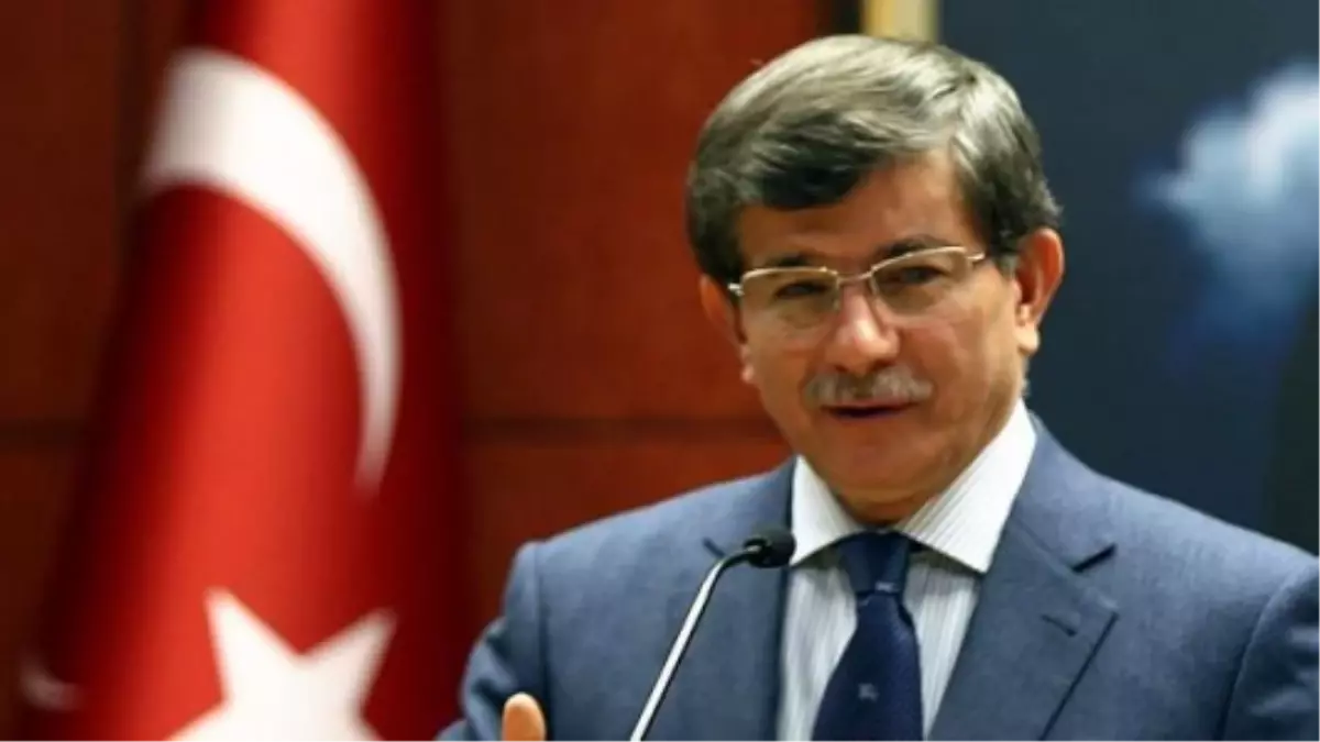 Başbakan Davutoğlu, Sağlık Bakanı Müezzinoğlu\'dan Brifing Alıyor