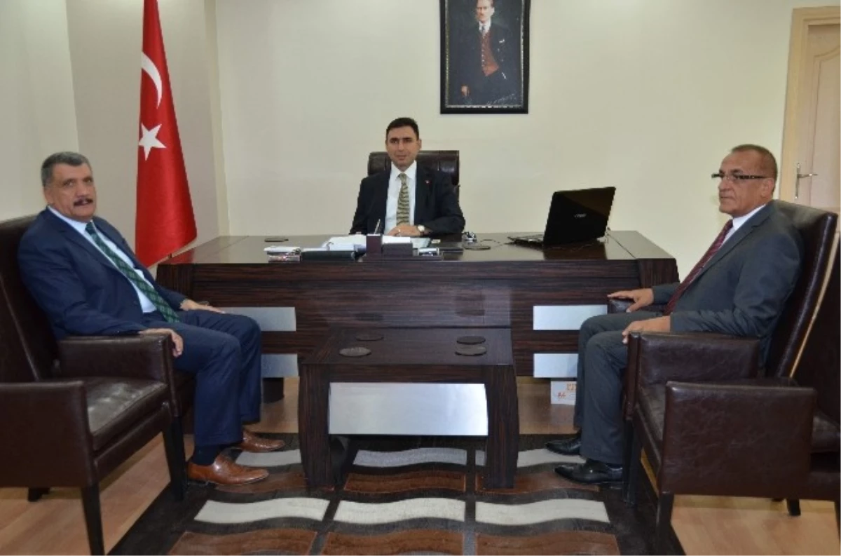 Başkan Selahattin Gürkan, Kaymakam Vedat Yılmaz\'ı Ziyaret Etti