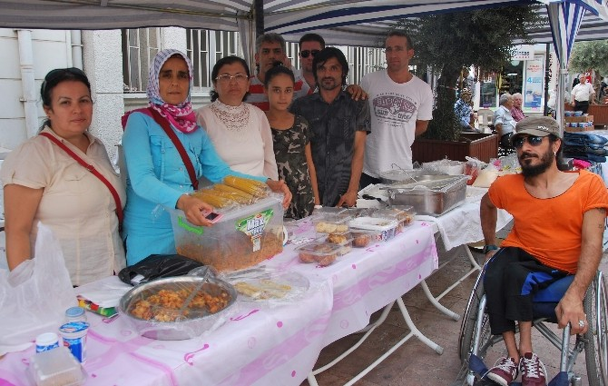 Engelli Sporcular Yolluk İçin Kermes Düzenledi