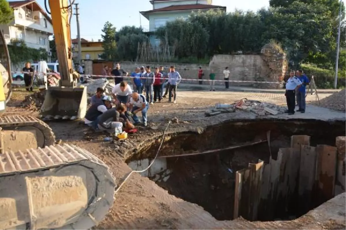 Kanalizasyon Çalışmasında Çukura Düşen İşçi Yaralandı