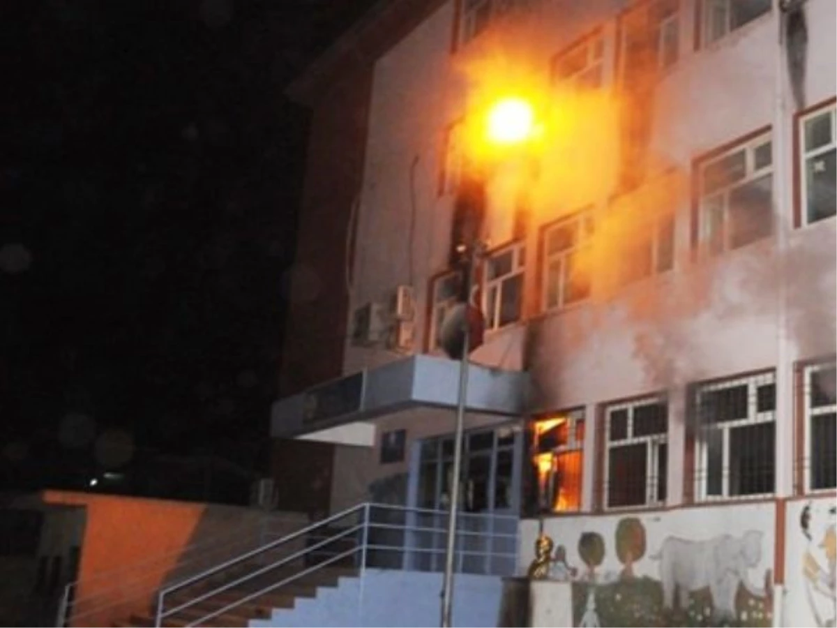 Mardin\'de Okula Molotofkokteyli Saldırı