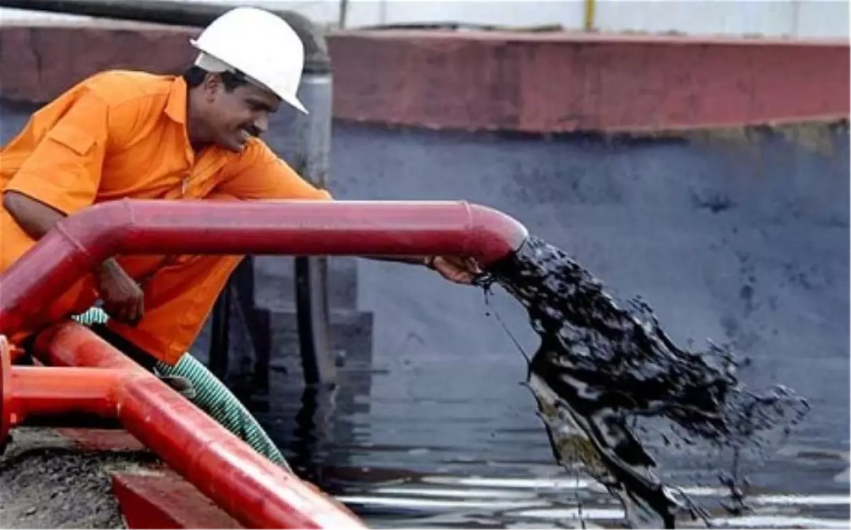 Petrol Sınırlı Yükseldi