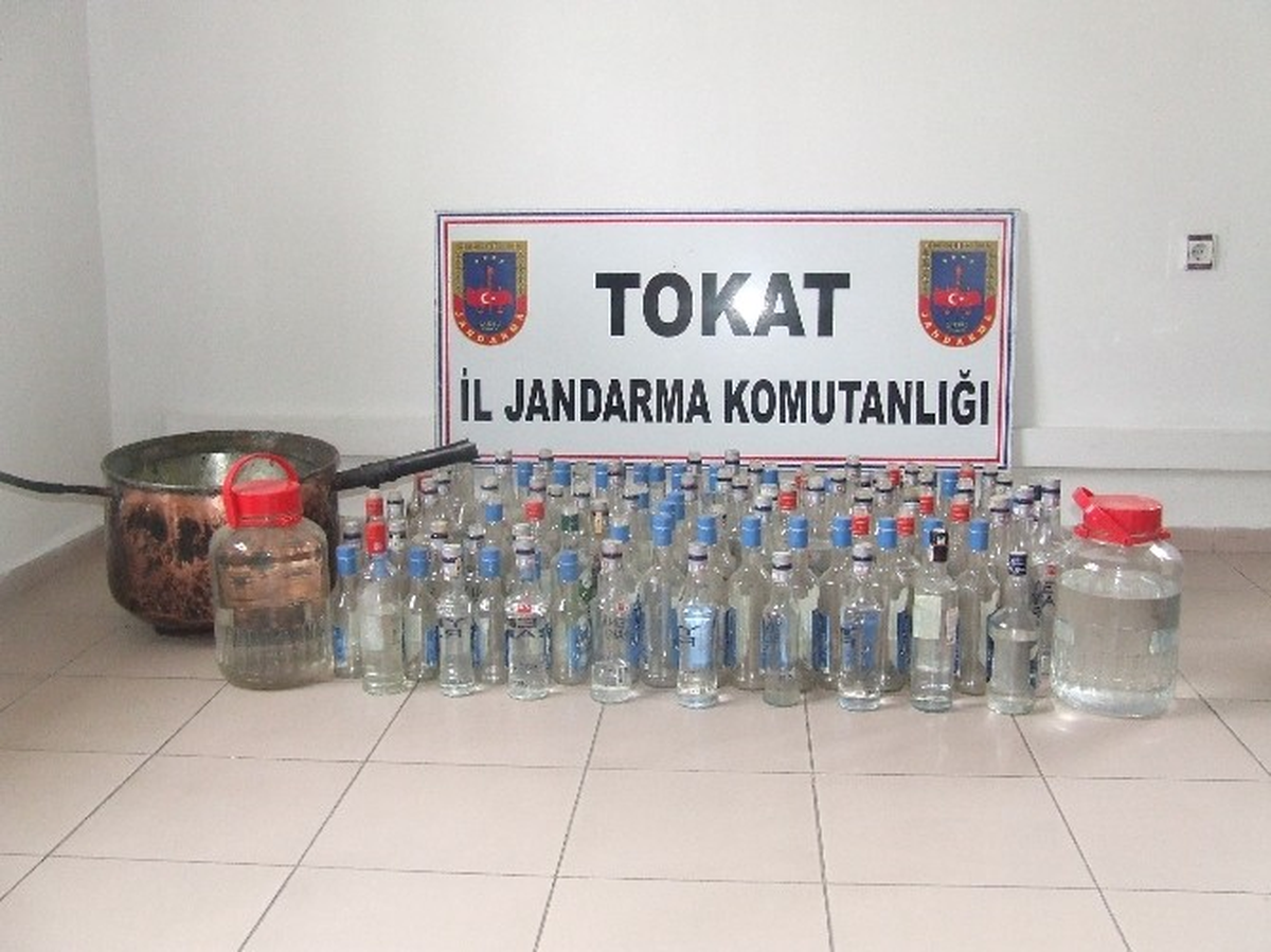 Tokat\'ta Sahte Rakı Operasyonu