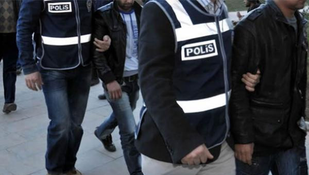 Van\'da Kaçak Sigara Operasyonu: 4 Gözaltı