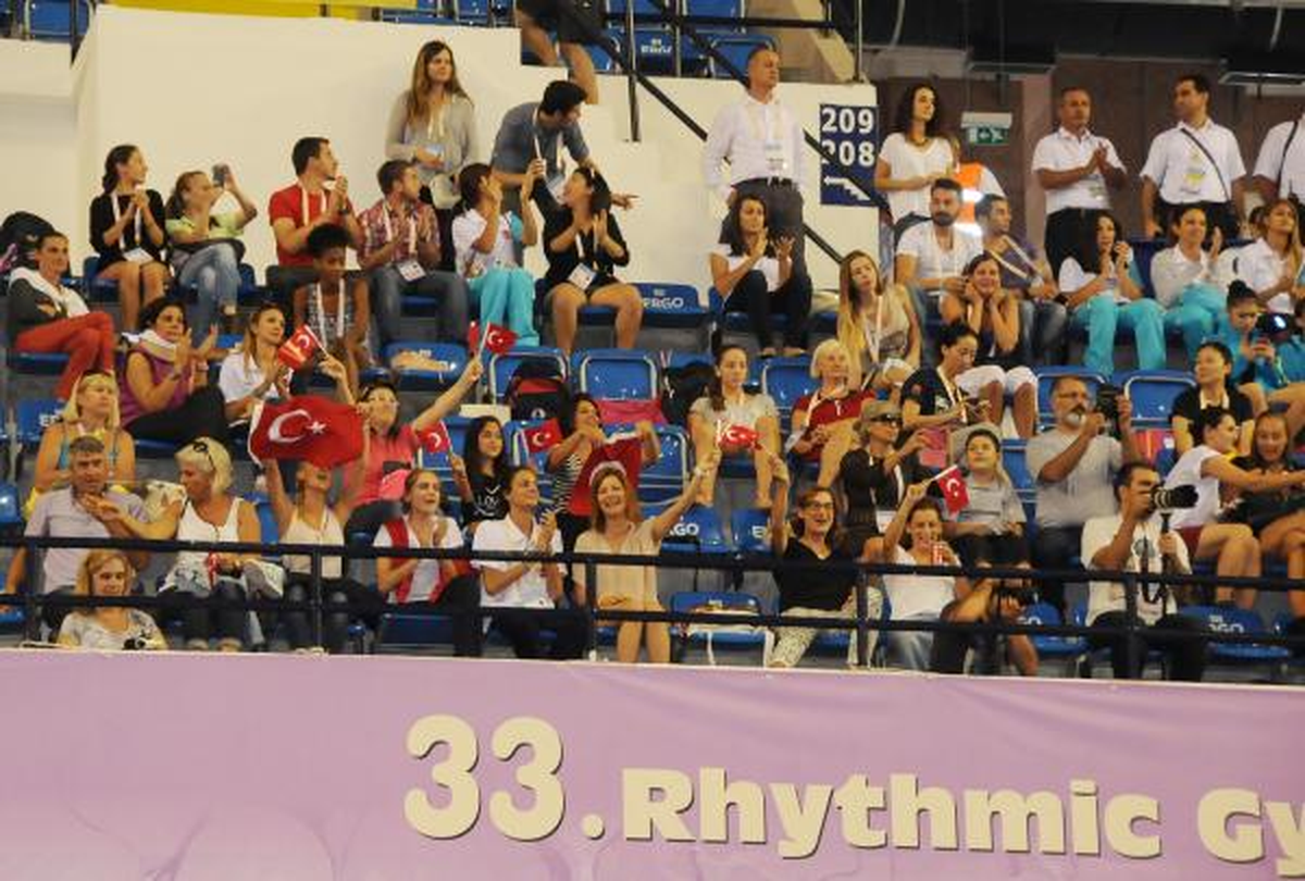 33\'üncü Dünya Ritmik Cimnastik\'te Alkışlar Elif İçin