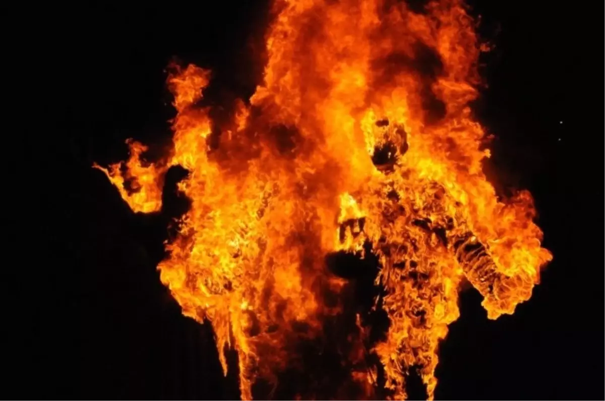 Cizre'de Atatürk Heykeline Çirkin Saldırı