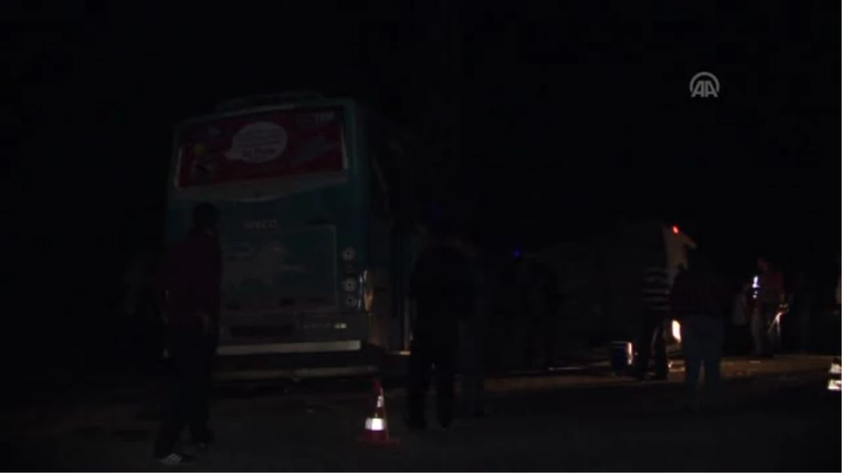 Bingöl\'de Trafik Kazası: 1 Ölü, 14 Yaralı