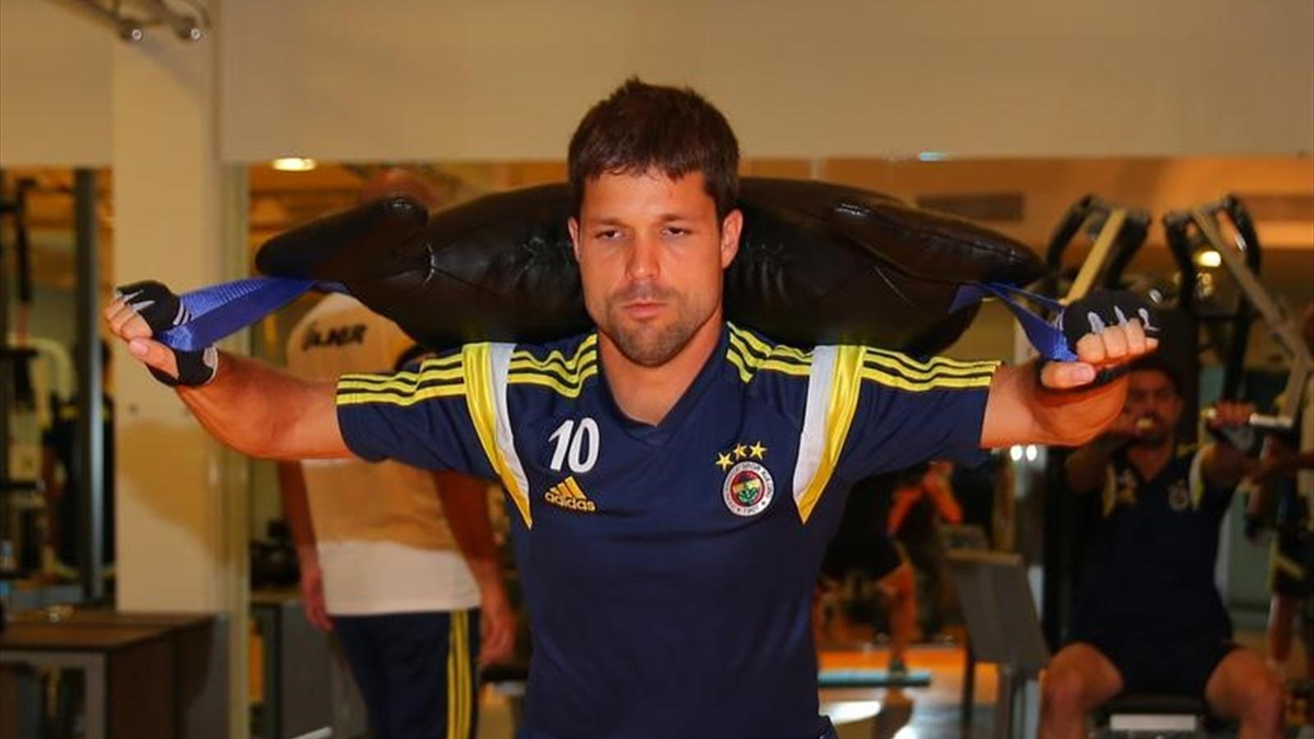 Diego Arena\'yı Bekliyor