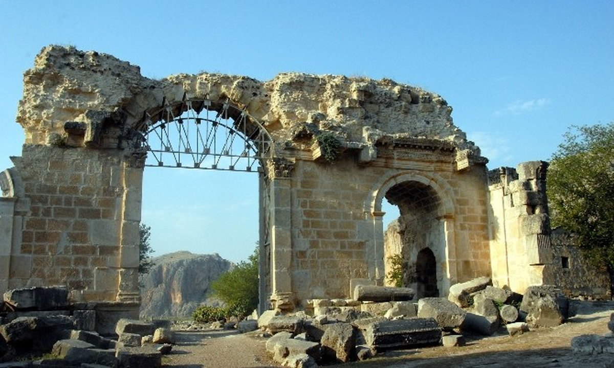 Efes Gelirini Katladı
