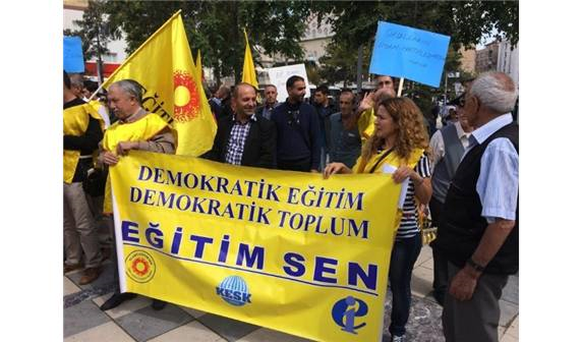 Eğitim-Sen Üyeleri İş Bırakma Eylemi Yaptı