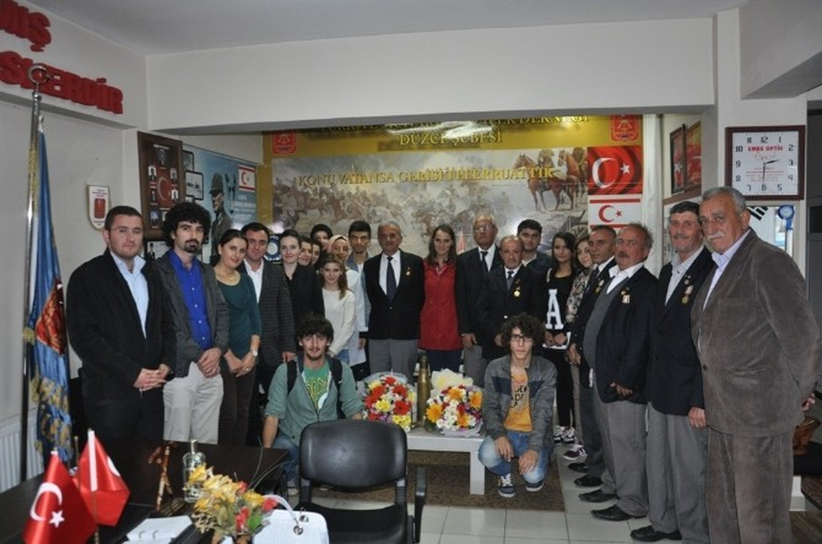 Gençler, Gazileri Ziyaret Etti