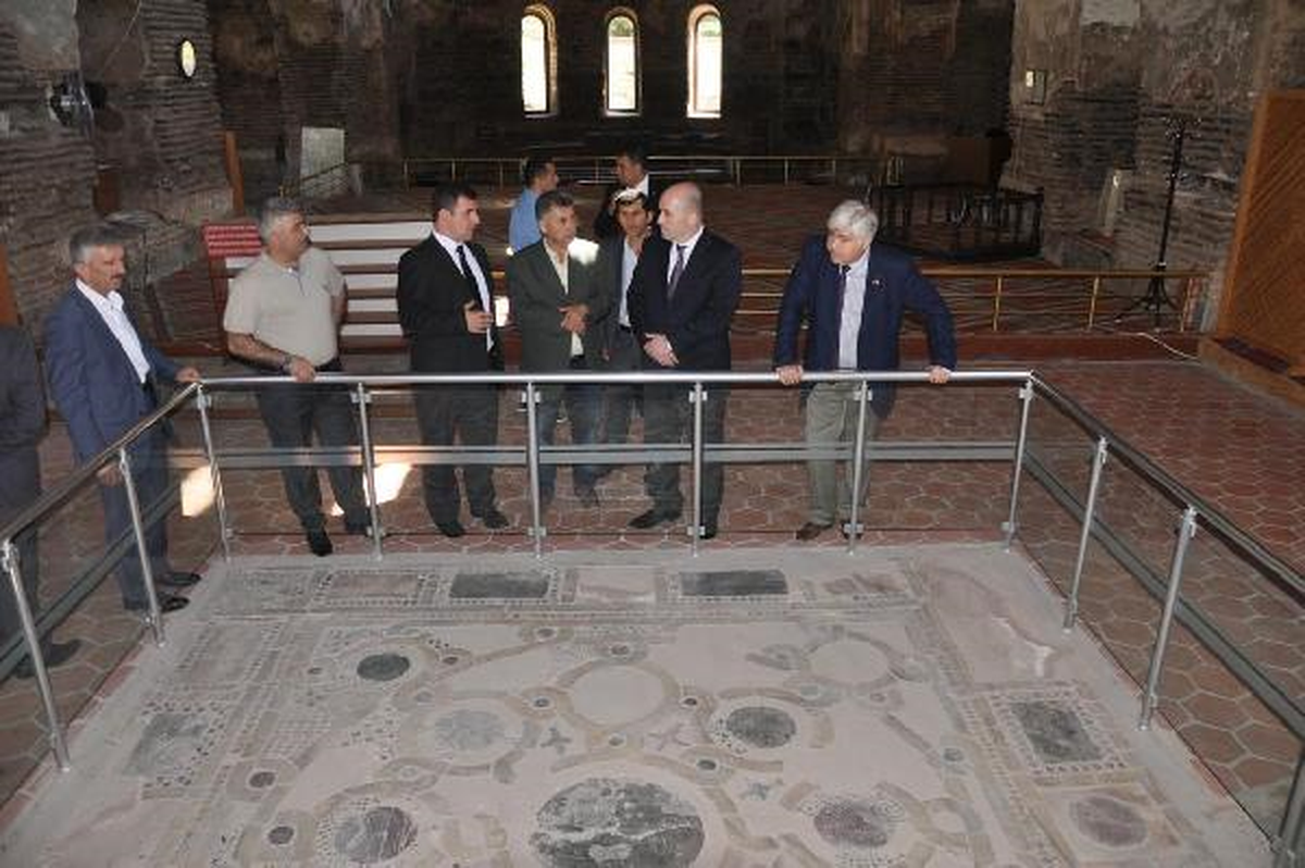 Gürcistan Devlet Bakanı Dumbadze: Gürcüler ile Türkler Yeni Türkiye\'yi İnşa Ediyor