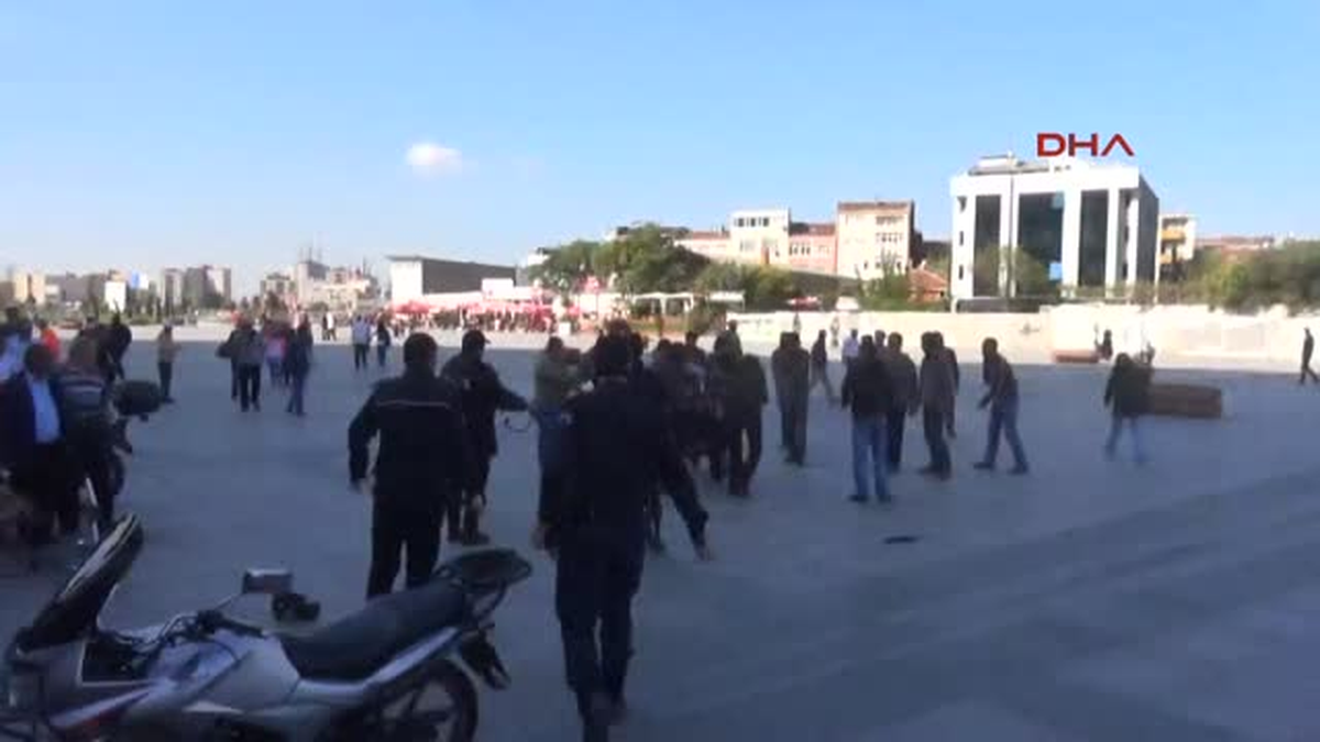 İstanbul Adalet Sarayı Önünde Polis Müdahalesi...
