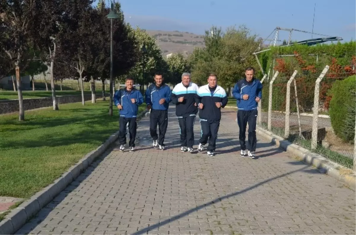 İtfaiyeciler Sabah Sporu ile Görevlerine Her Zaman Hazırlar