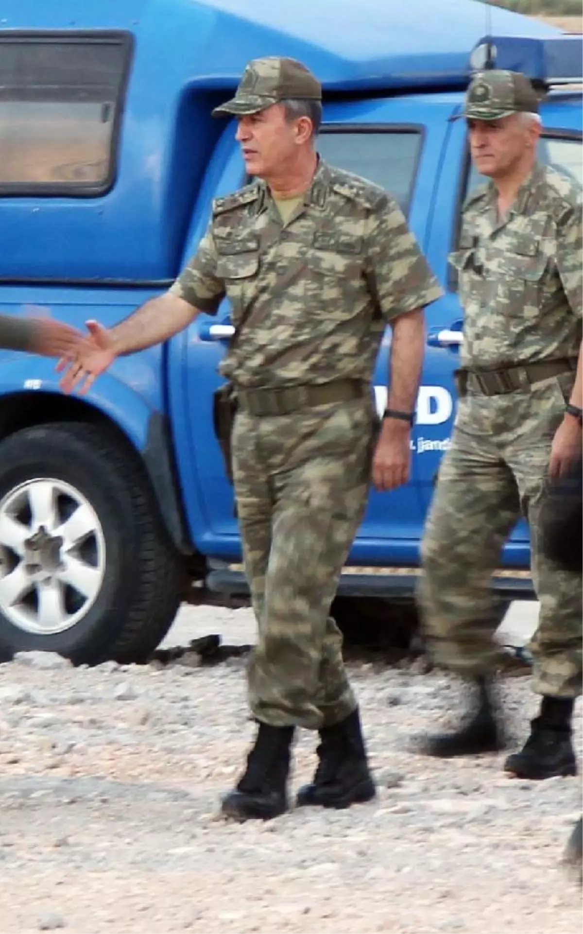 Kara Kuvvetleri Komutanı Orgeneral Akar, Suriye Sınırında