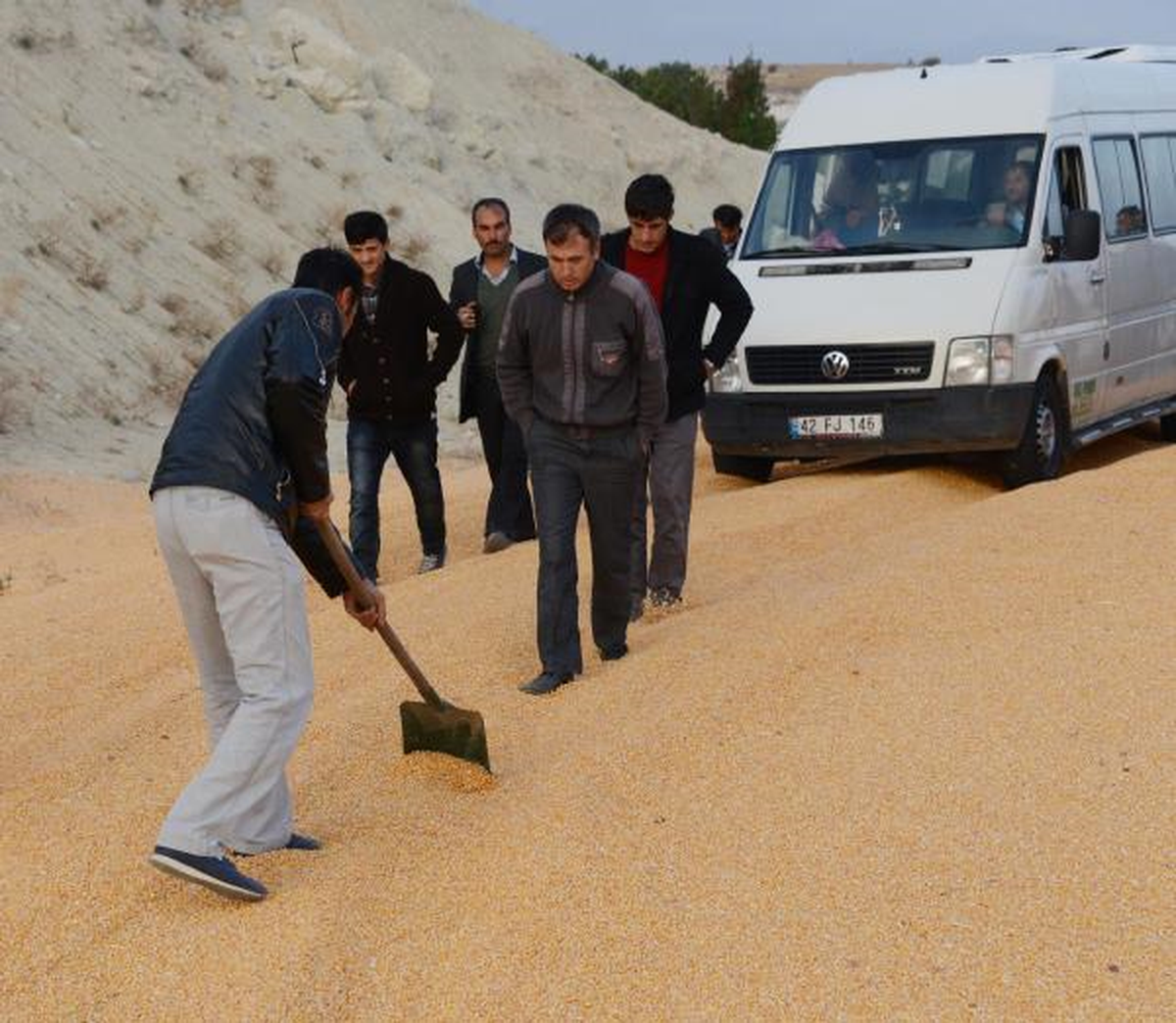 Konya\'da Karayolu Mısır Tarlasına Döndü