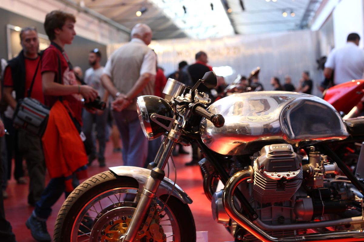 Moto Guzzi\'nin Tarihi Fabrikası 10 Bin Motosiklet Tutkununu Ağırladı