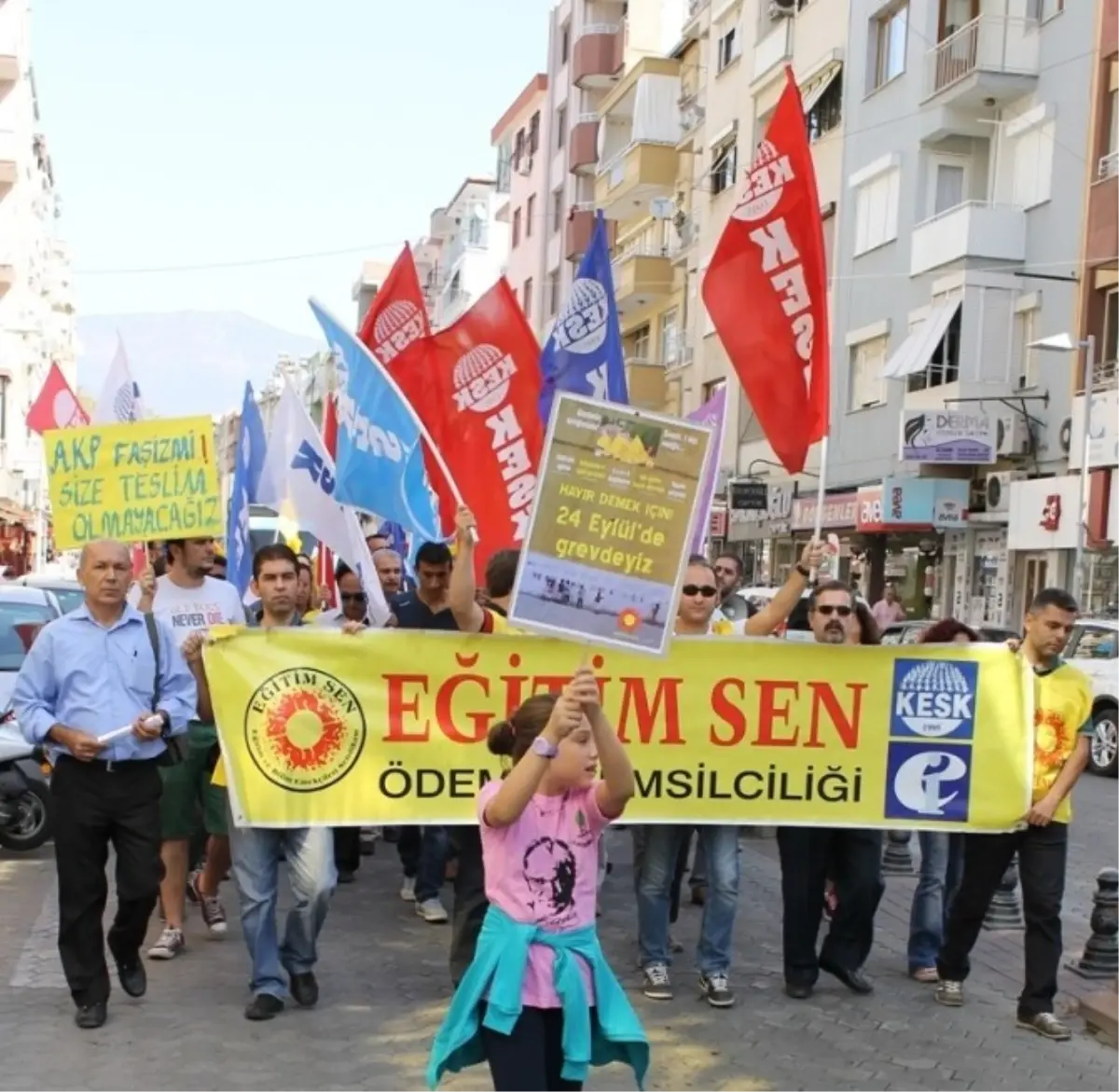 Ödemiş\'te Eğitimcilerden 1 Günlük İş Bırakma Eylemi