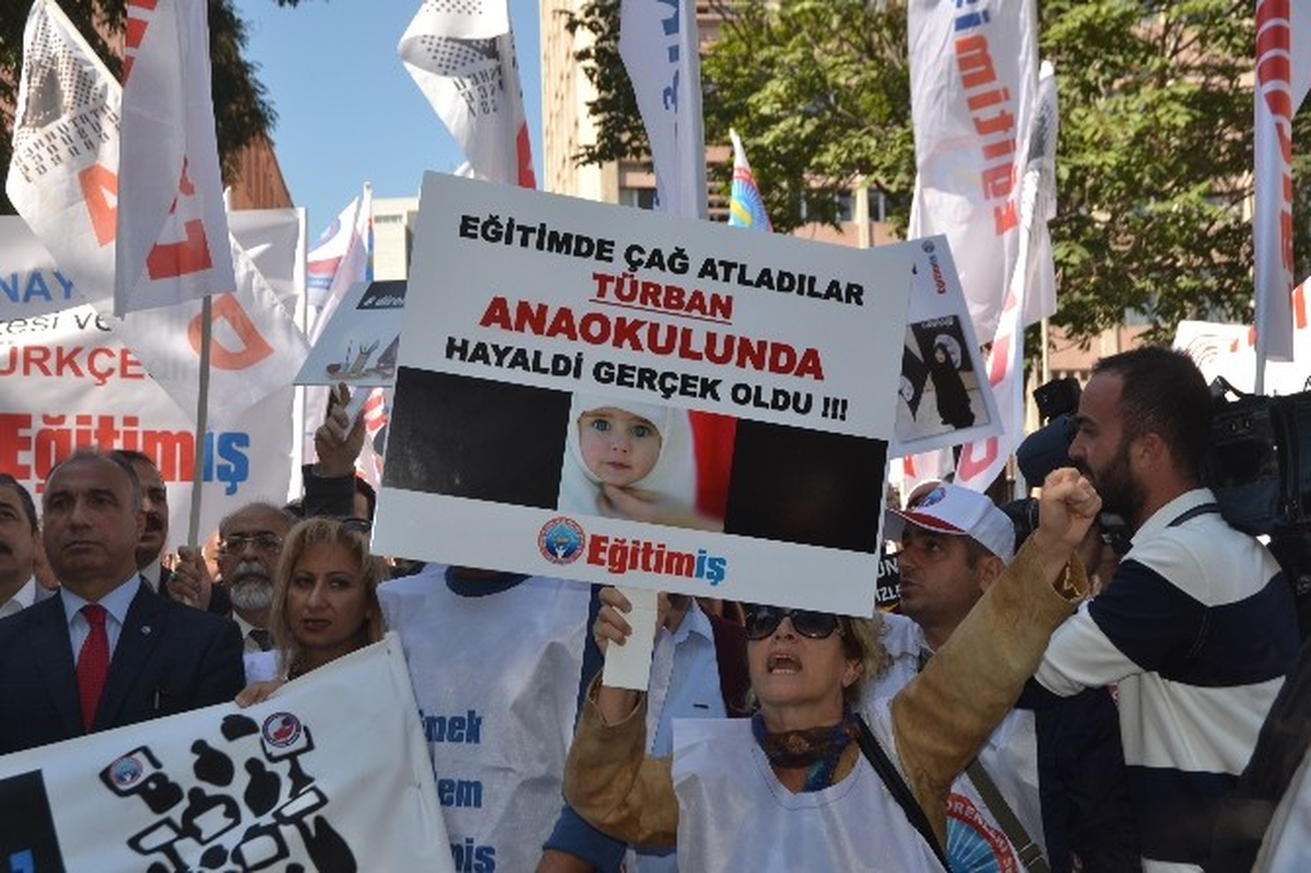 Öğretmenler İş Bıraktı