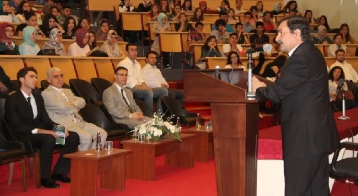 Rektör Ahmet Karaaslan: Yabancı Dilde İddialıyız