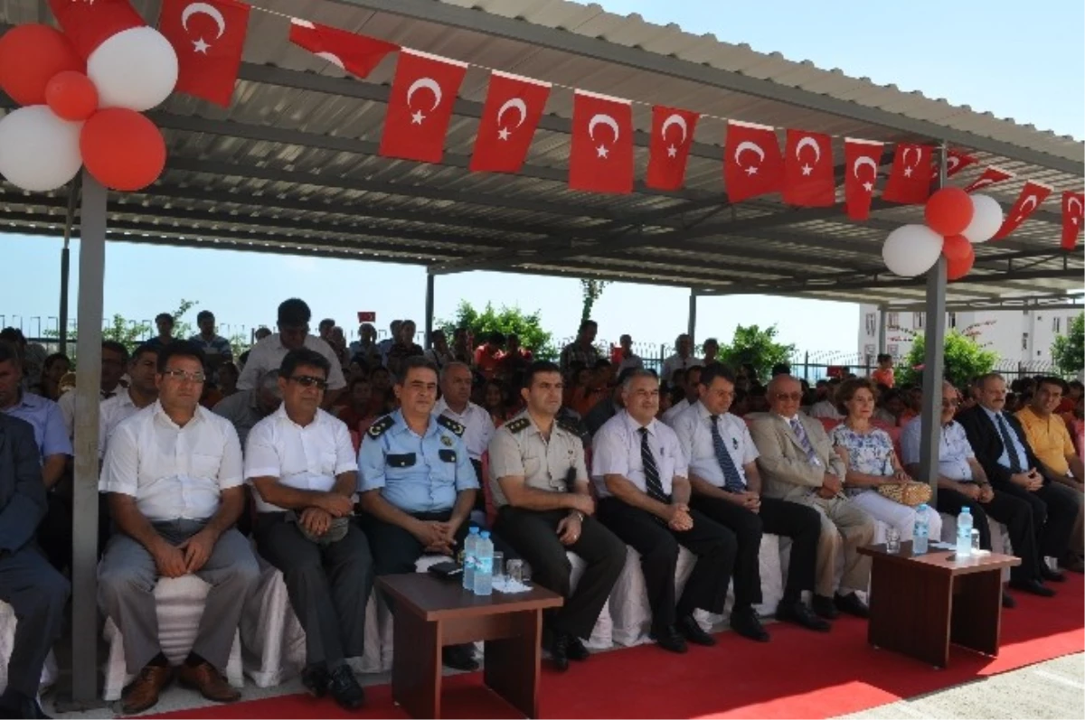 Silifke\'de Mustafa Özcan İlkokulu Törenle Açıldı