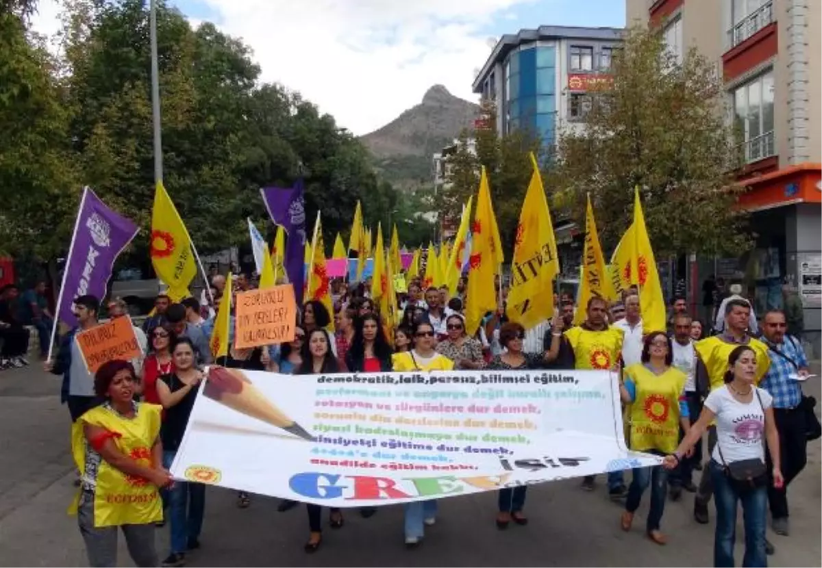 Tunceli ve Elazığ\'da Öğretmenler Yürüdü