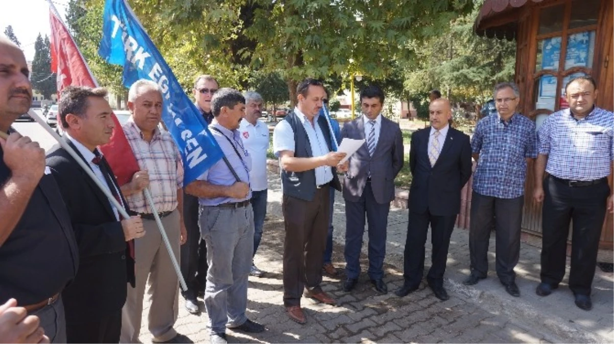 Türk Eğitim Sen Eylemine Belediye Başkanı da Destek Verdi