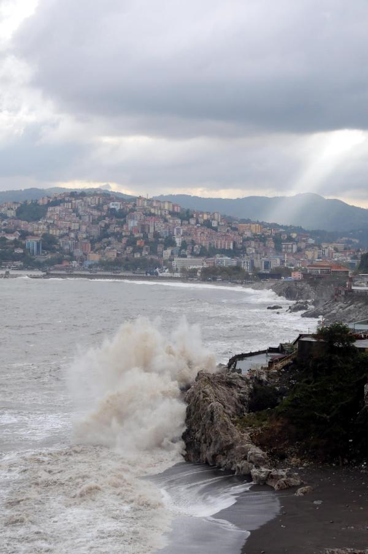 Zonguldak\'ta Dev Dalgalar