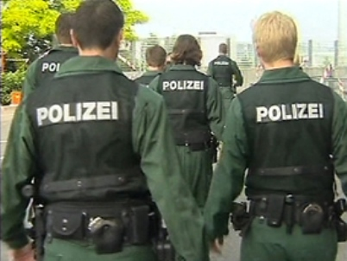 Alman Polisi Dolandırıcı Kadını Arıyor