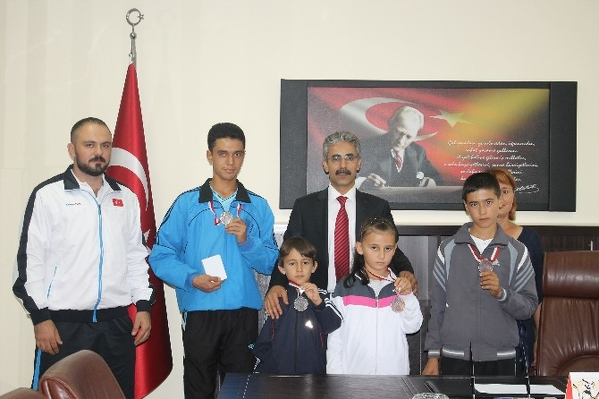 Başarılı Sporculardan Mintaş\'a Ziyaret