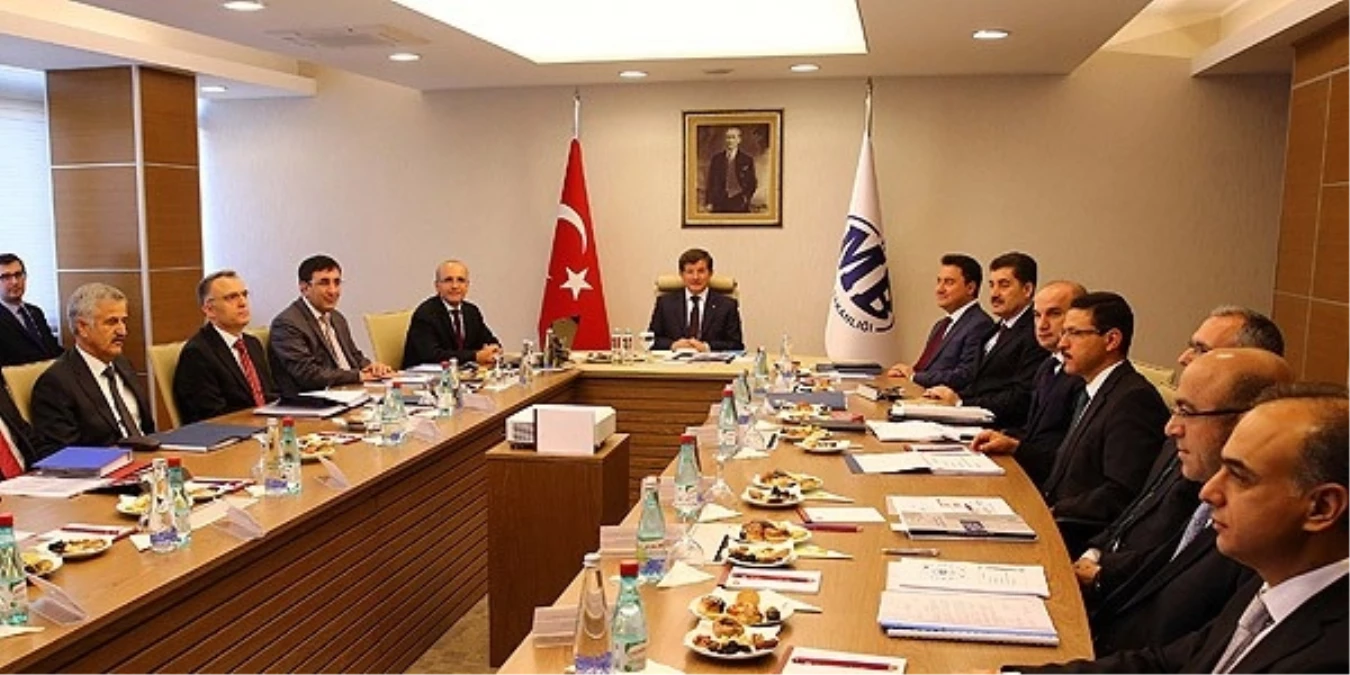 Başbakan Davutoğlu, Maliye Bakanlığında