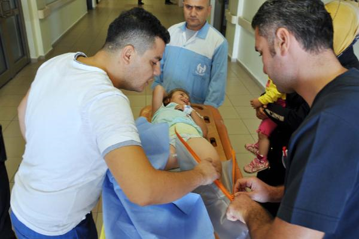 Besni\'de Otomobilin Çarptığı Küçük Kız Yaralandı