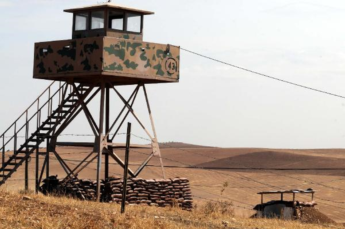 Çatışmalar Sınıra Dayandı, Askerler Nöbet Kulübelerinden Çıkarıldı