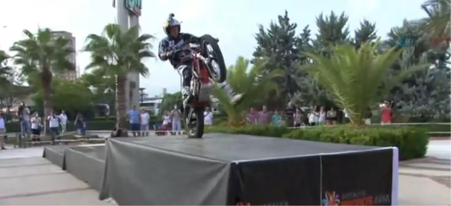 Dünyaca Ünlü Trialciden Muhteşem Şov