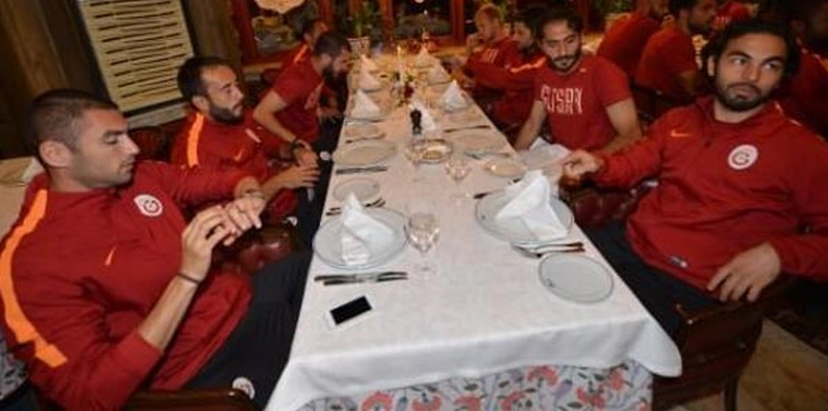 Galatasaray Taraftarından Burak ve Selçuk Lehine Destek