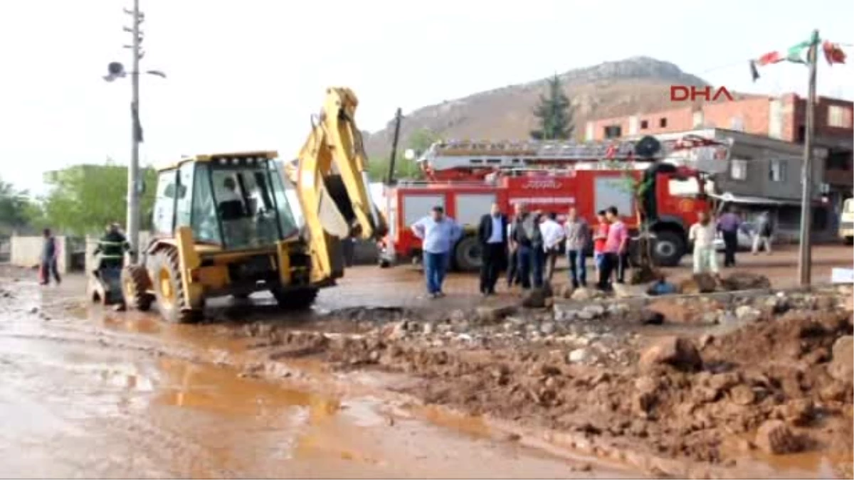 Gaziantep\'te Sel: 2 Ev Çöktü, 100 Kurbanlık Telef Oldu