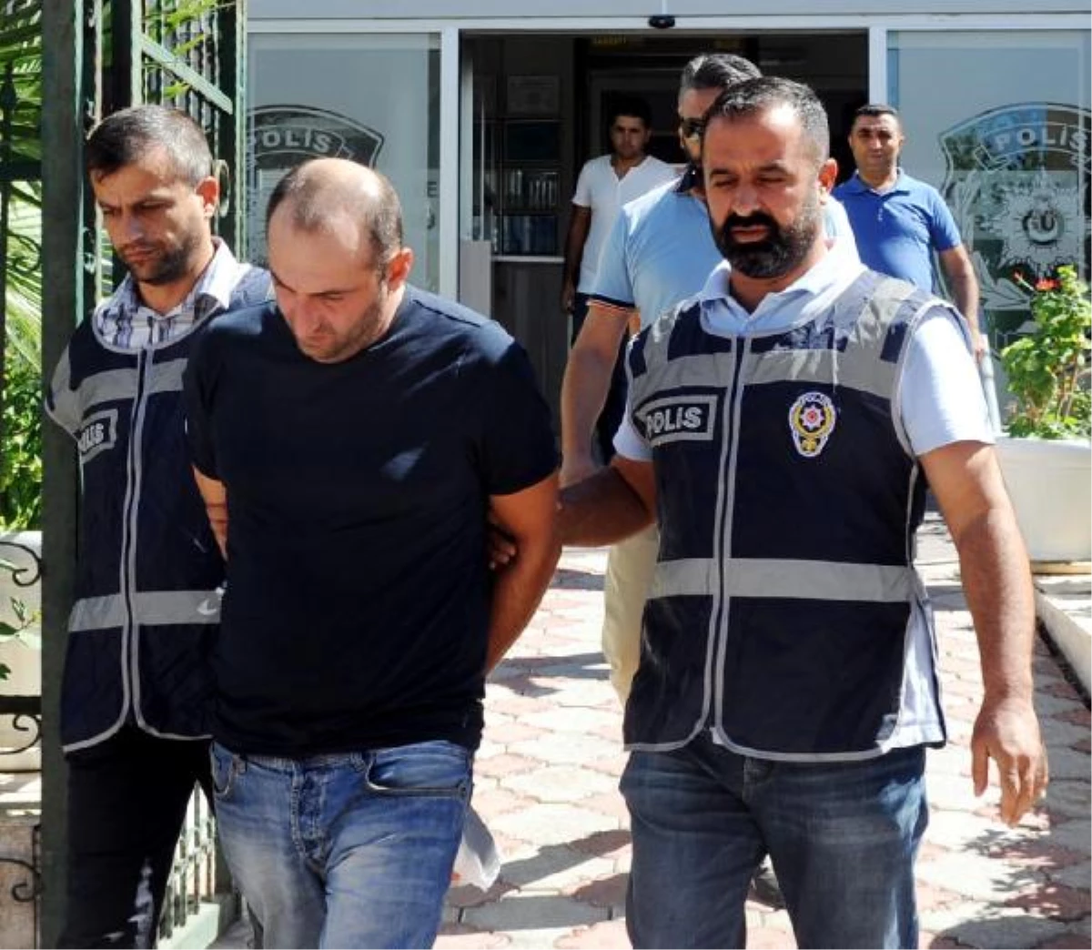 Gürcü Turist Otomobil Kiralayıp Hırsızlık Yaptı