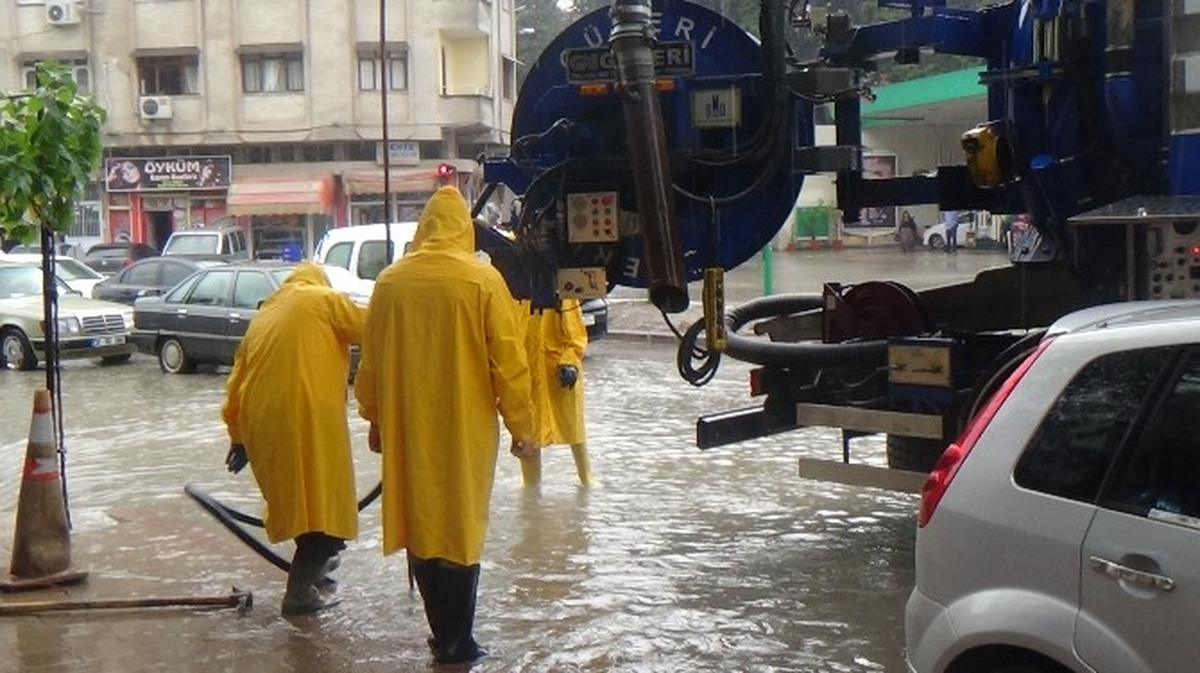Hatay\'da Sağanak Hayatı Olumsuz Etkiledi