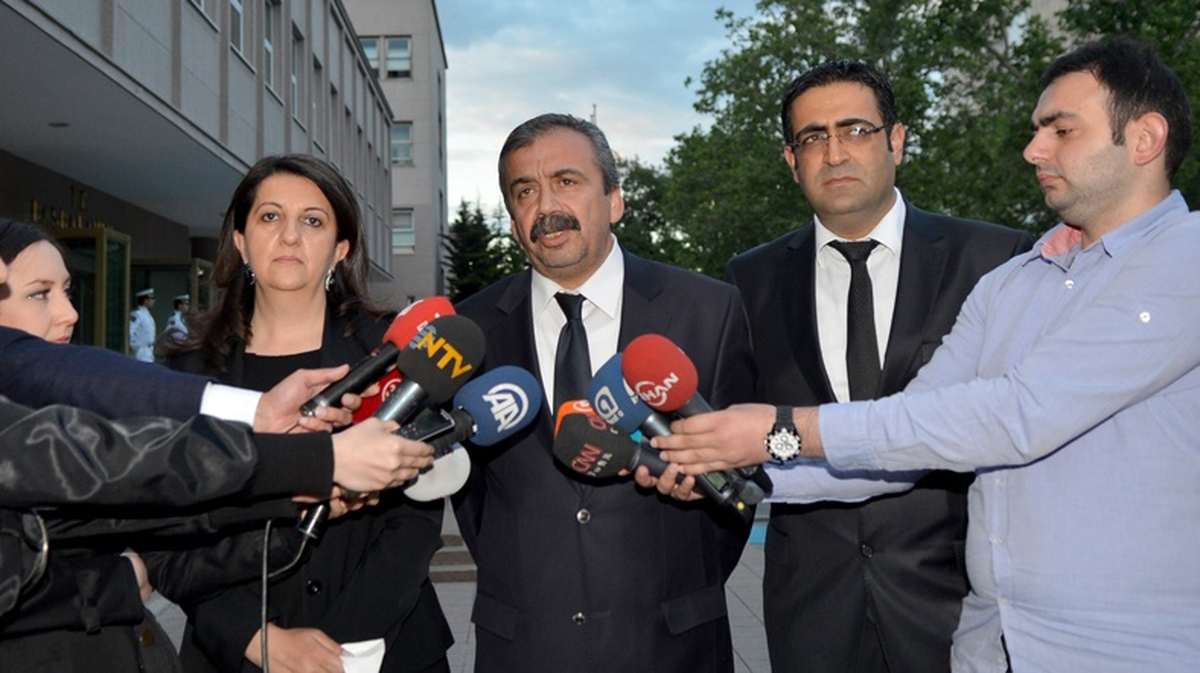 Hdp Heyeti: Hükümetin Kendisinden Beklenen Politik Tutumunu Netleştirmesi Hayati Önemdedir