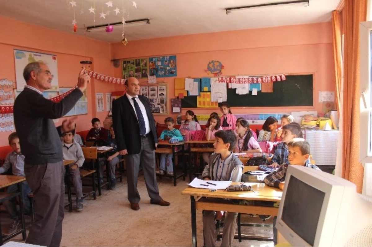 Osmaneli Kaymakamı Çakıcı Köy Okullarını Ziyaret Etti
